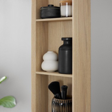 Shelf unit in oak Shelf unit in oak