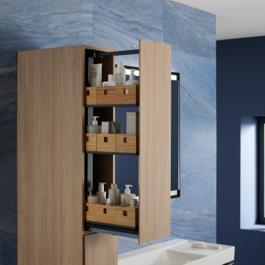 Tall cabinet in oak Tall cabinet in oak